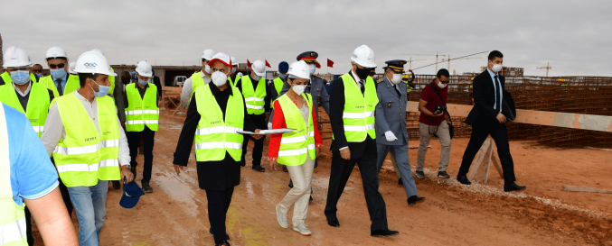 Madame Loubna Tricha en visite du chantier de construction de la CMC de la région Laâyoune-Sakia El Hamra